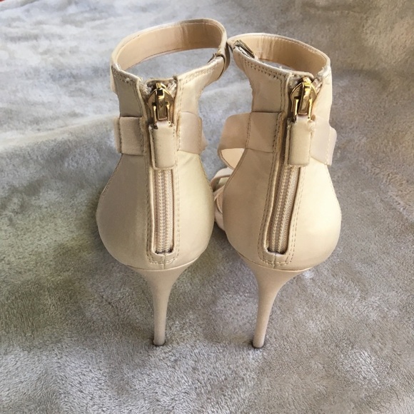 VINCE CAMUTO Imagine Devin ivory strappy stiletto heels 8.5 - Picture 4 of 12